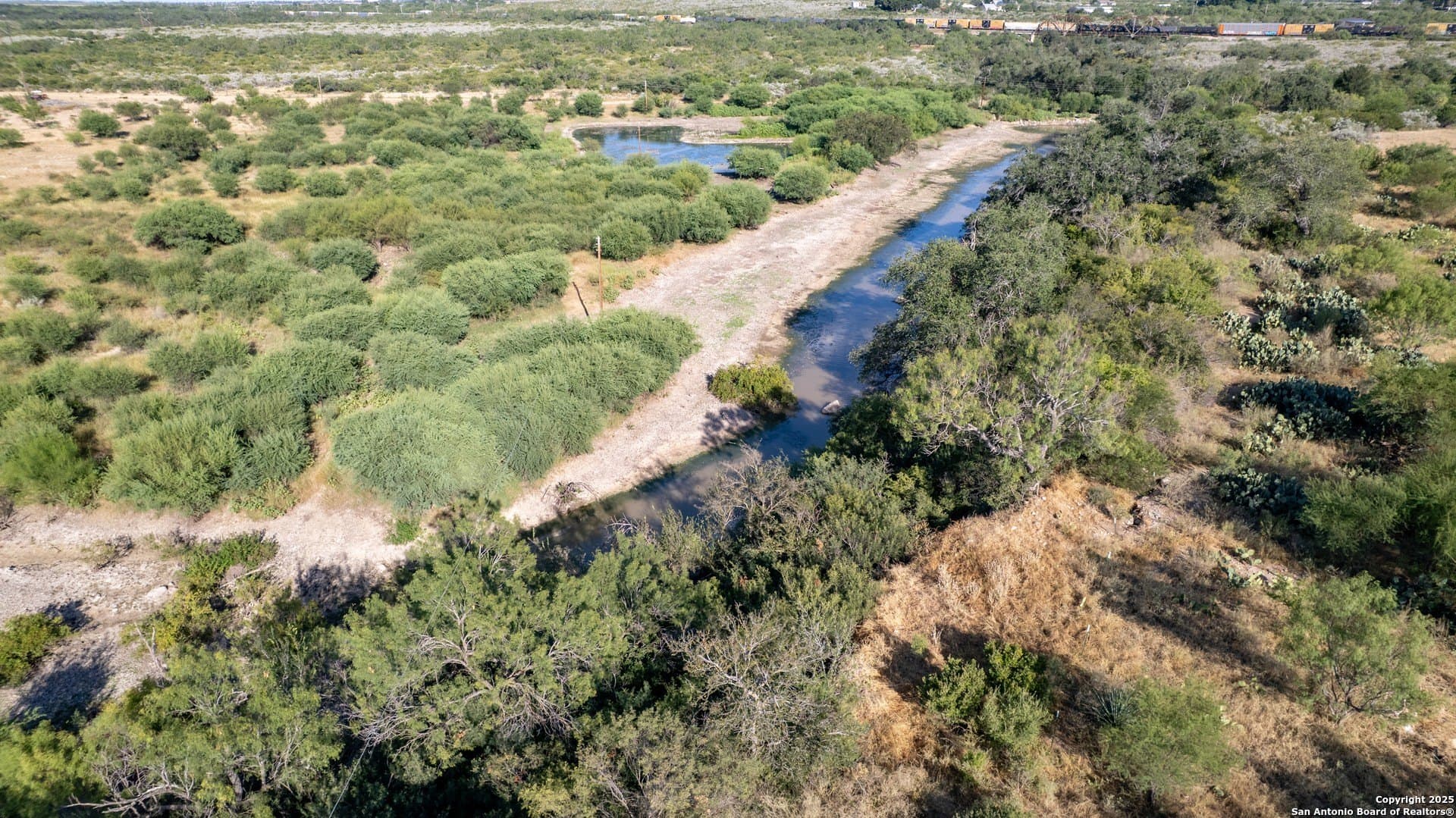 27.5 acres in Uvalde County - photo 5