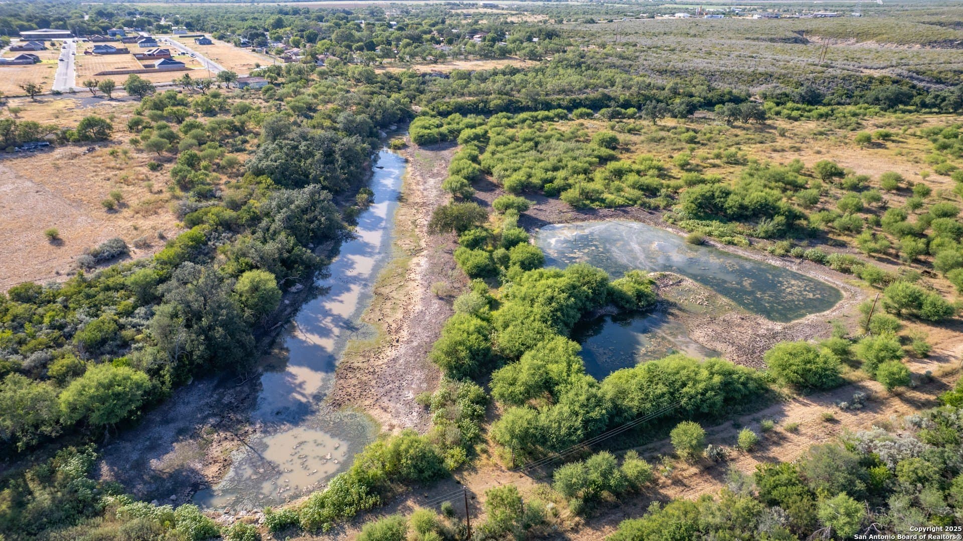 27.5 acres in Uvalde County - photo 2