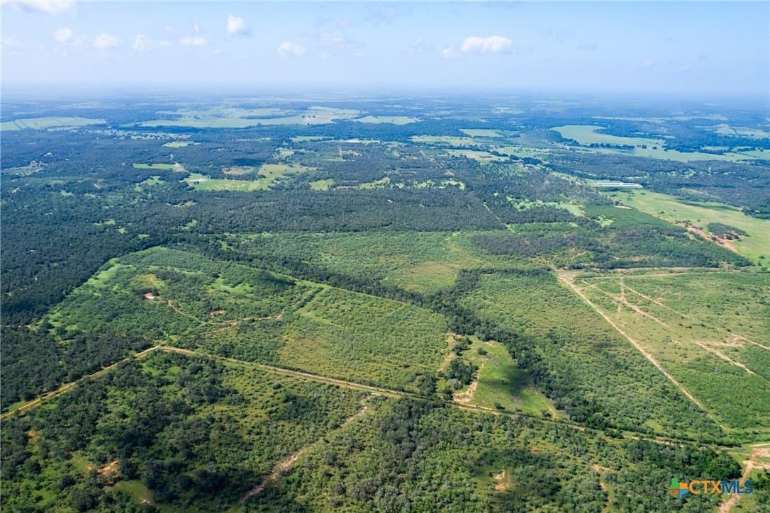259 acres in Gonzales County - photo 4