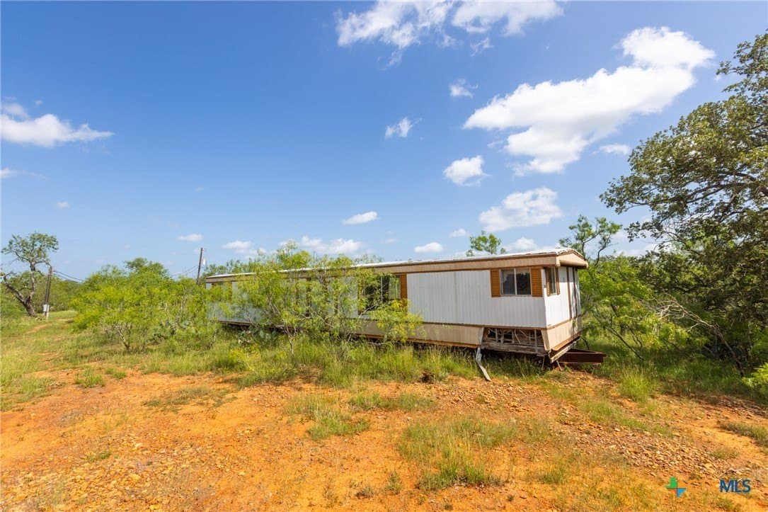 259 acres in Gonzales County - photo 18