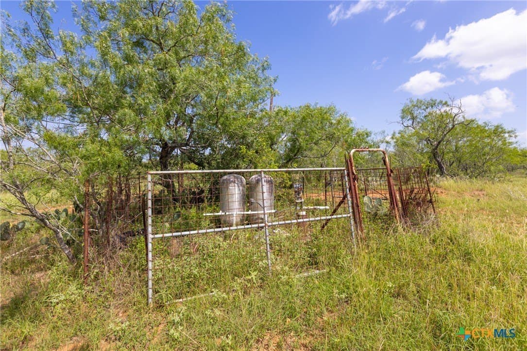 259 acres in Gonzales County - photo 20