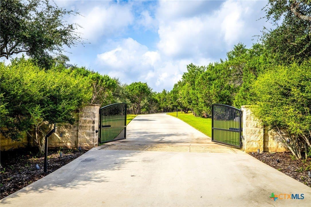19.59 acres in Comal County - photo 7