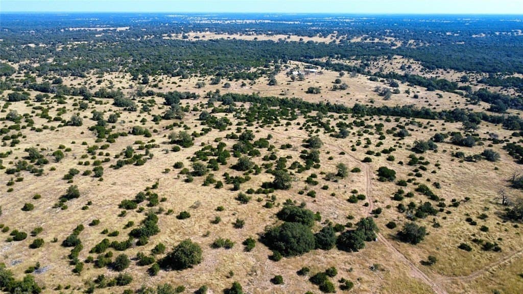 476 acres in Bandera County - photo 4