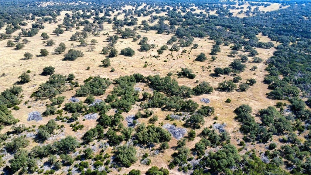 476 acres in Bandera County - photo 8