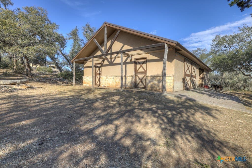 5.01 acres in Comal County - photo 3