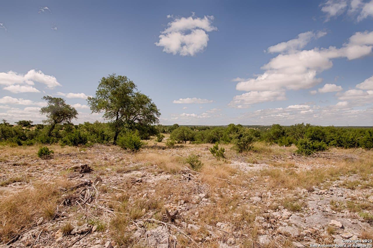 19.19 acres in Kimble County - photo 3