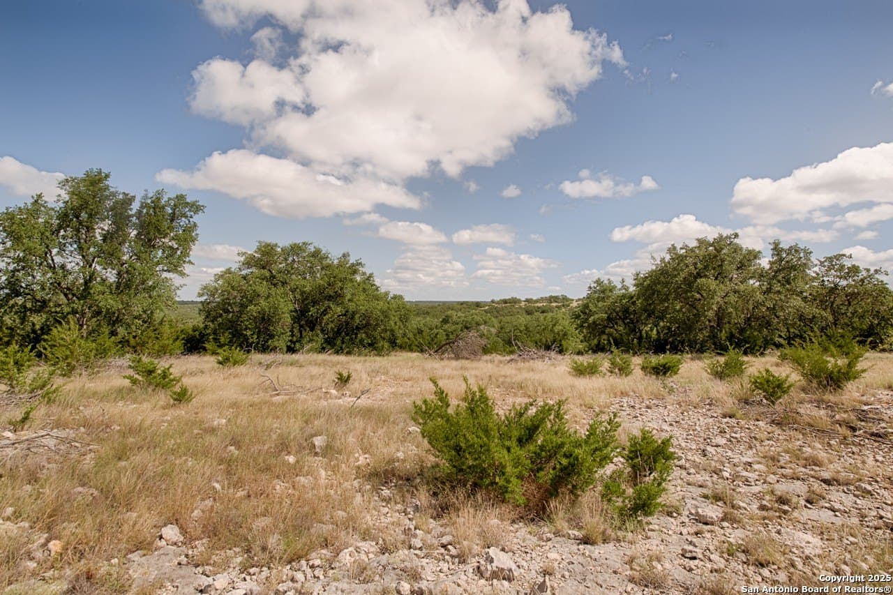 19.19 acres in Kimble County - photo 4