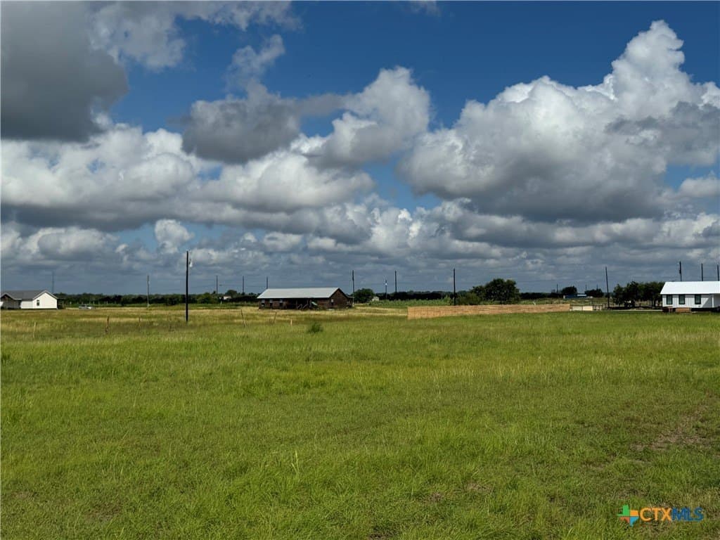 10.01 acres in Guadalupe County - photo 13