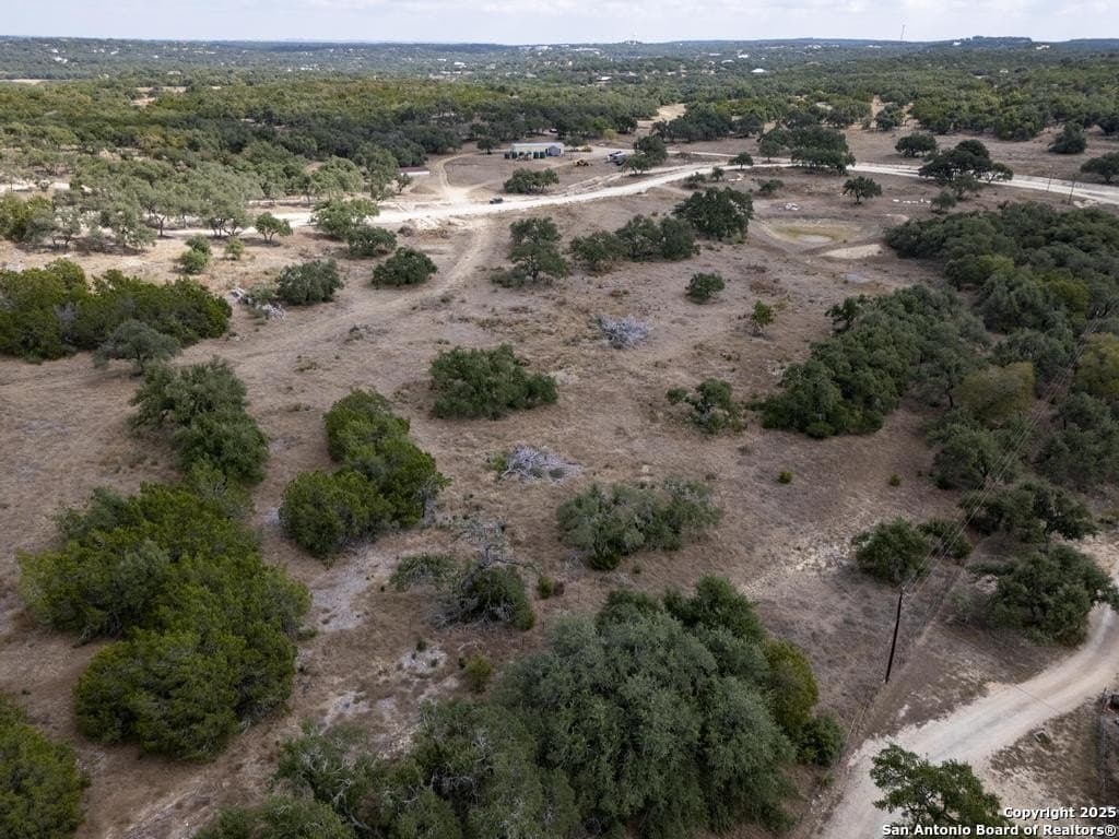 5 acres in Comal County - photo 9