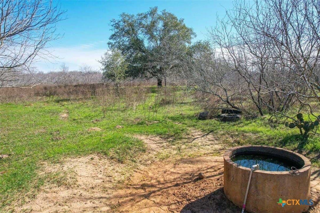 22.29 acres in Gonzales County - photo 8
