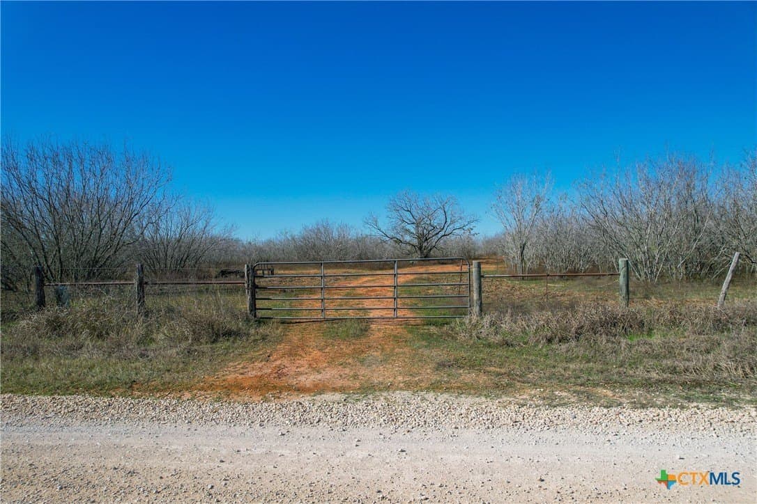 22.29 acres in Gonzales County - photo 23