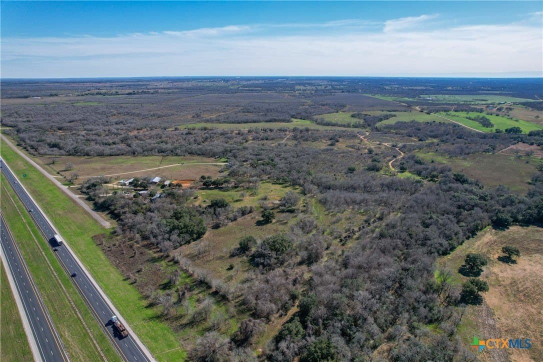22.29 acres in Gonzales County - photo 4