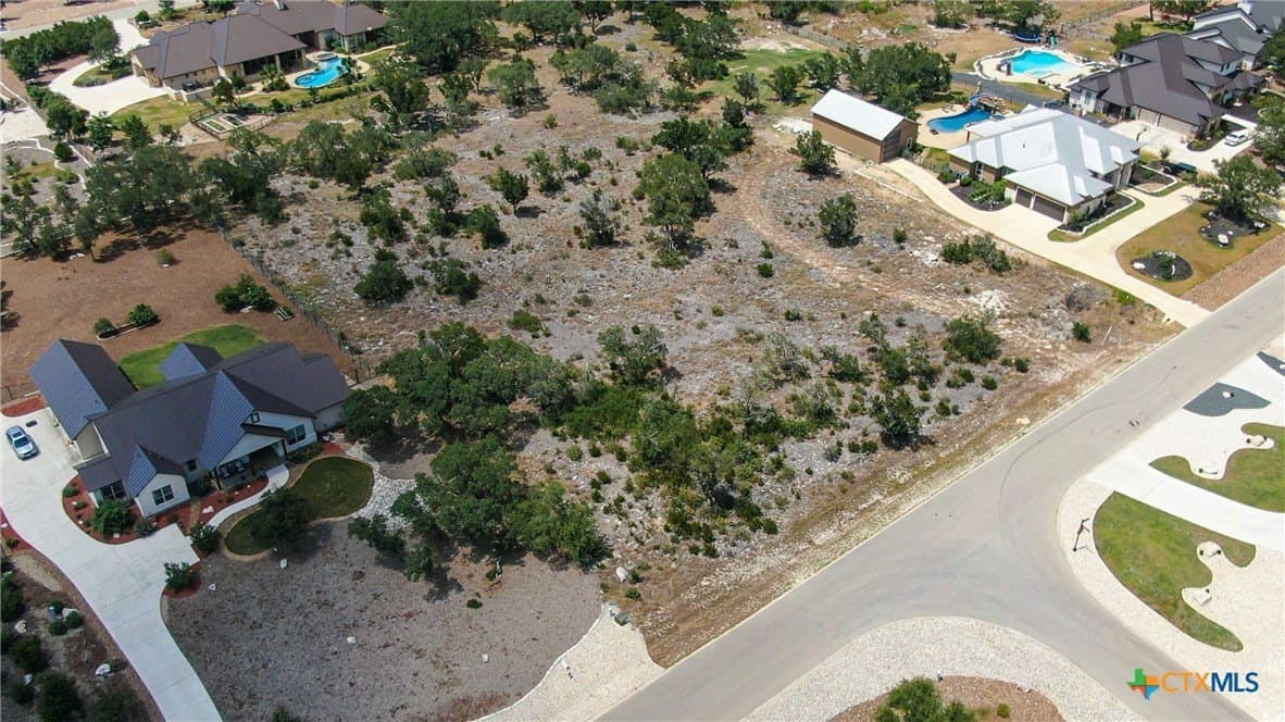 2 acres in Comal County - photo 2