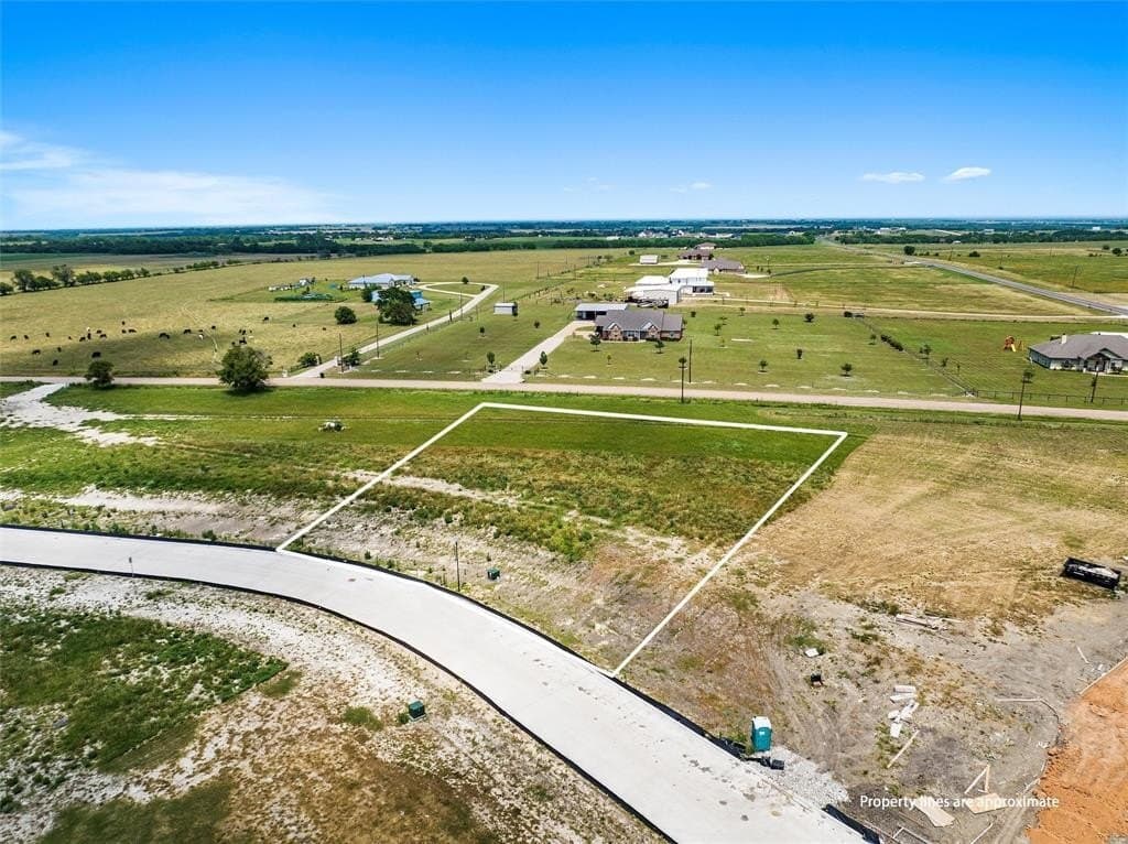 0.92 acres in McLennan County - photo 8