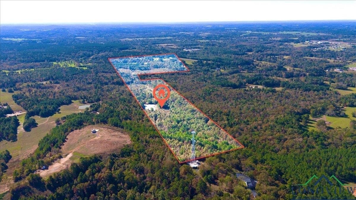 106.99 acres in Upshur County - photo 3