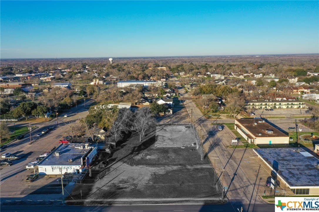 0.89 acres in Victoria County - photo 3