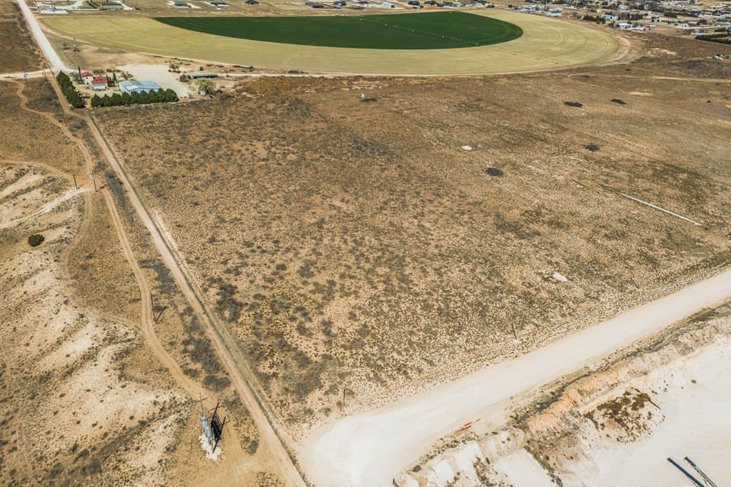10.28 acres in Gaines County - photo 2