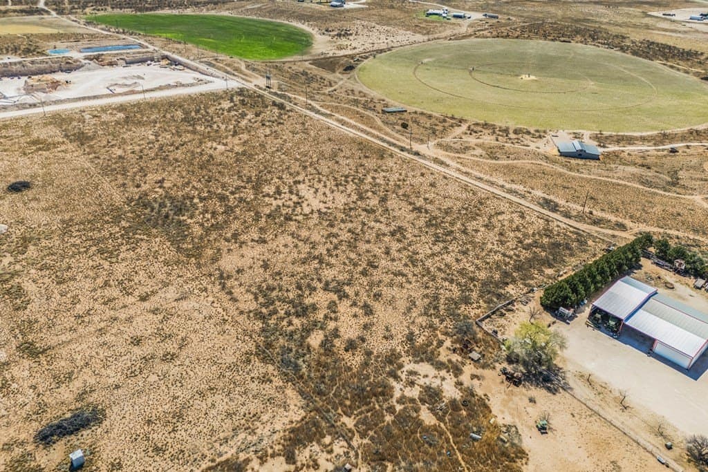 10.28 acres in Gaines County - photo 5