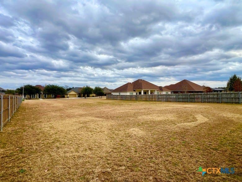0.4 acres in Guadalupe County - photo 4