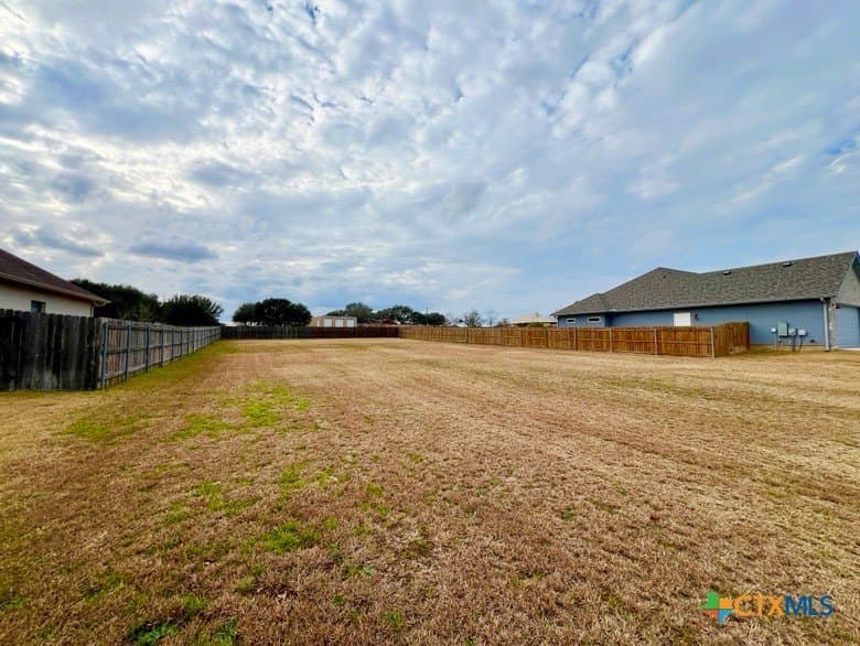 0.4 acres in Guadalupe County - photo 2