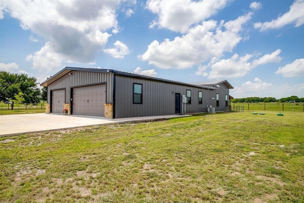 10 acres in Hill County - photo 38