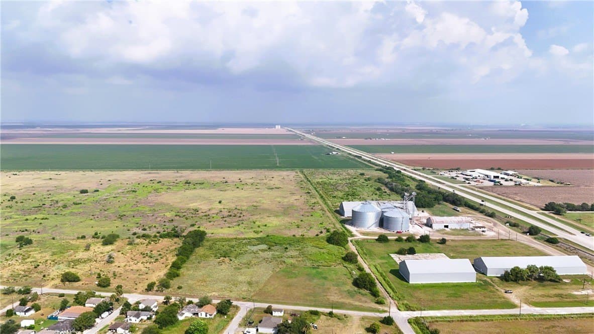 5.56 acres in San Patricio County - photo 8