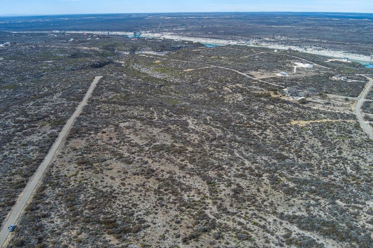 16.4 acres in Val Verde County - photo 4