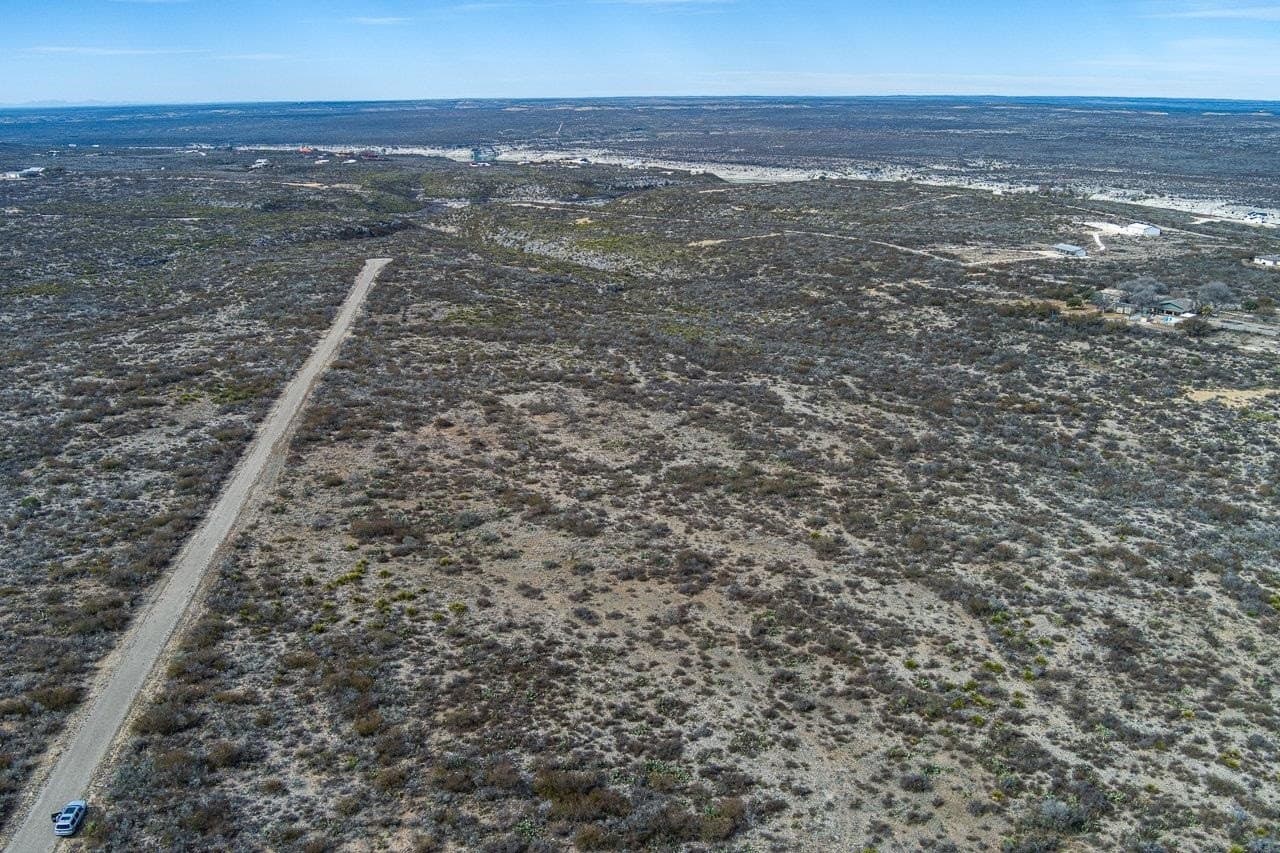 16.4 acres in Val Verde County - photo 9
