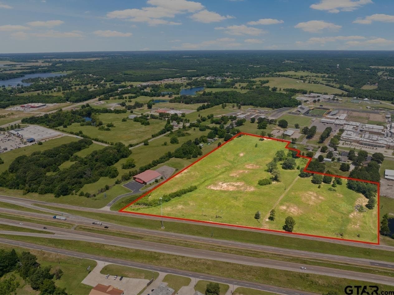10 acres in Titus County - photo 3
