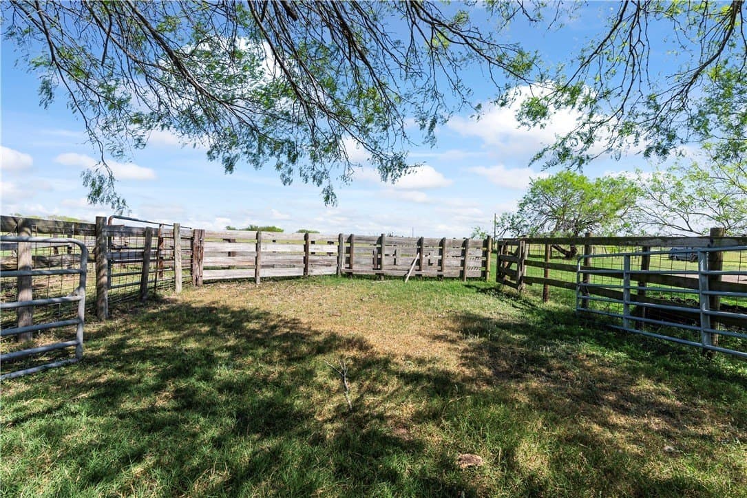 120 acres in Kleberg County - photo 3