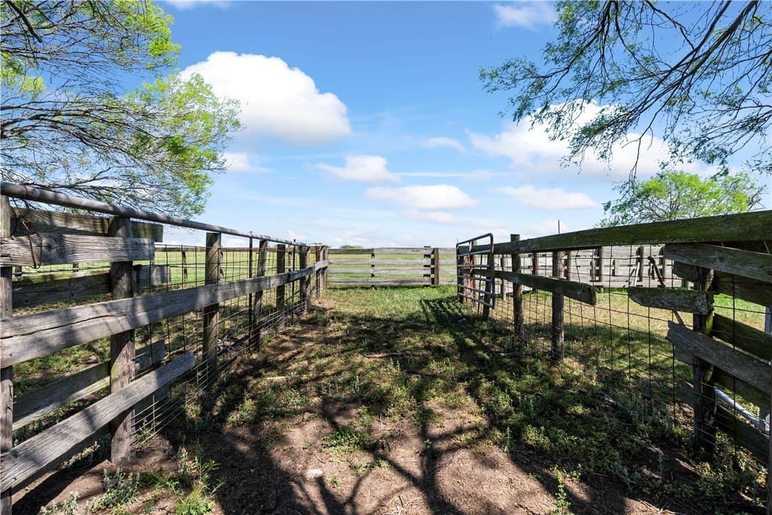 120 acres in Kleberg County - photo 4