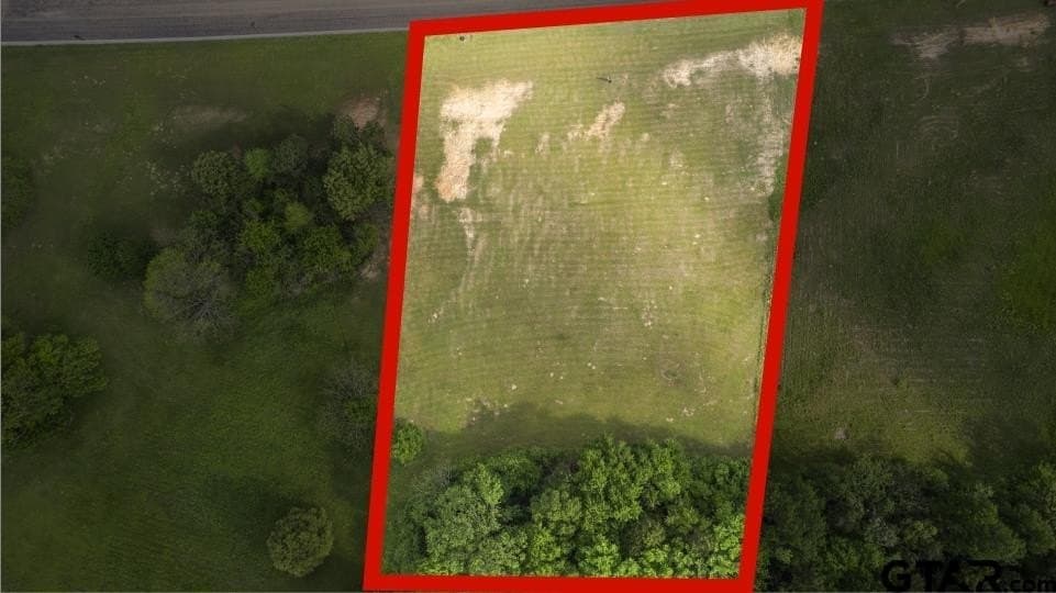 2 acres in Titus County - photo 5
