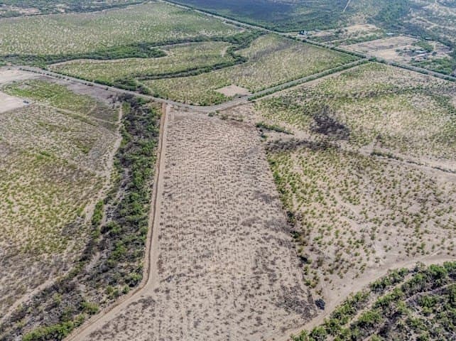 10 acres in Maverick County - photo 5