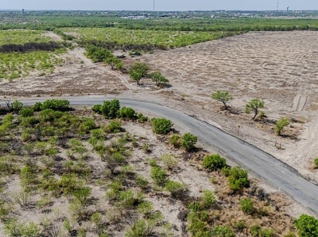 10 acres in Maverick County - photo 2