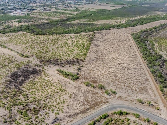 10 acres in Maverick County - photo 3