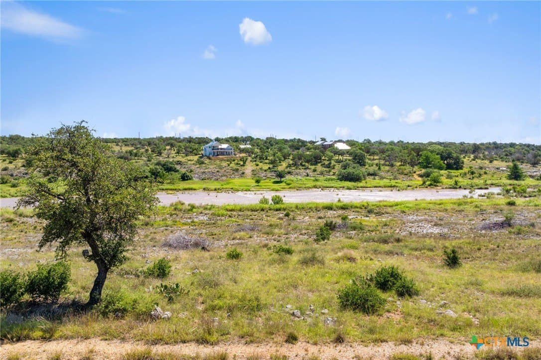 25 acres in Blanco County - photo 2