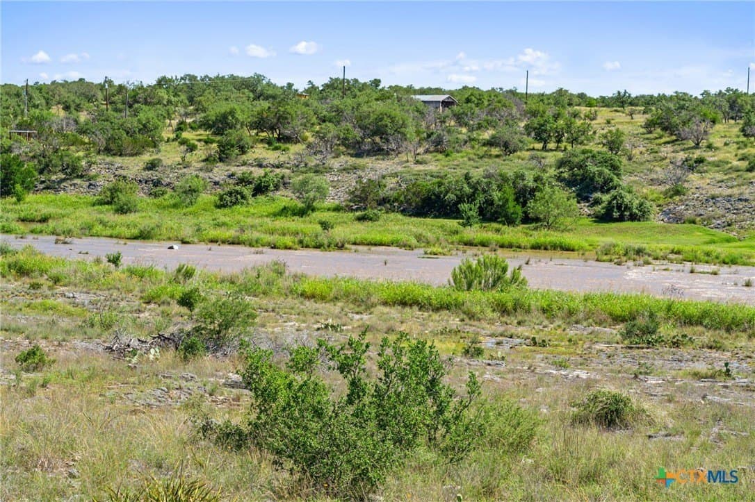25 acres in Blanco County - photo 7