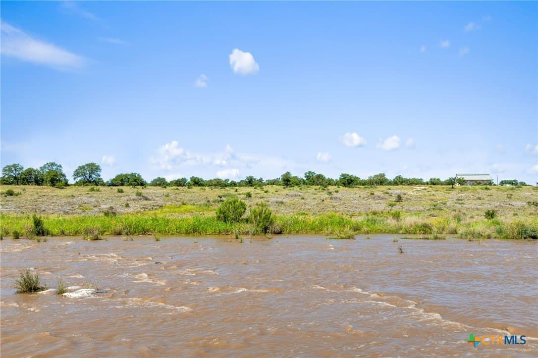25 acres in Blanco County - photo 10
