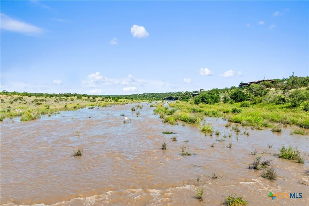 25 acres in Blanco County - photo 9