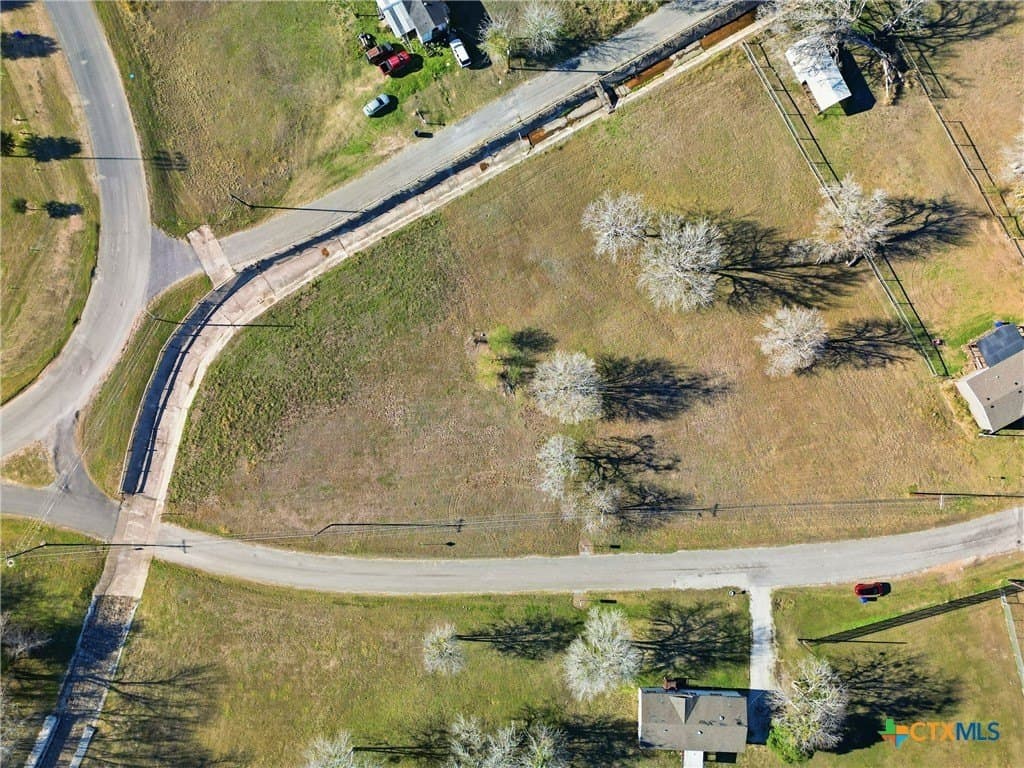 0.17 acres in DeWitt County - photo 5