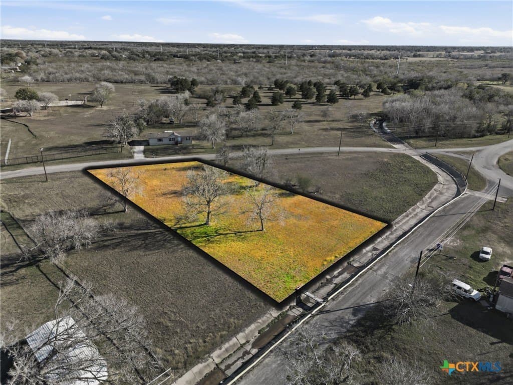 0.17 acres in DeWitt County - photo 10
