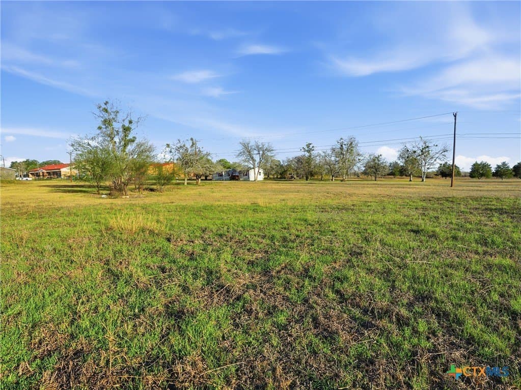 0.17 acres in DeWitt County - photo 9