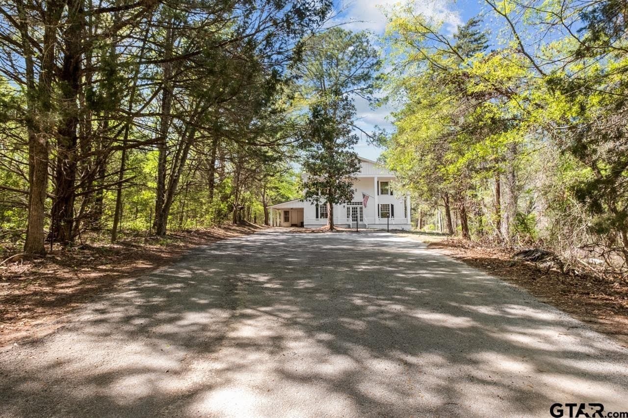 8,680 acres in Smith County - photo 2