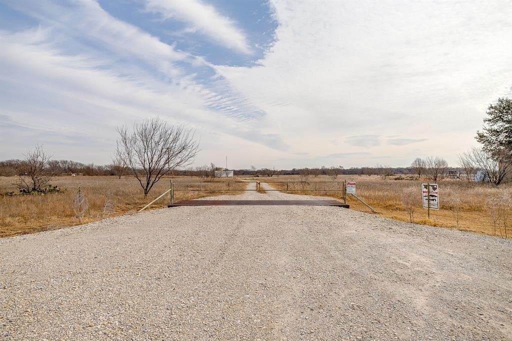 177.33 acres in Wise County - photo 14