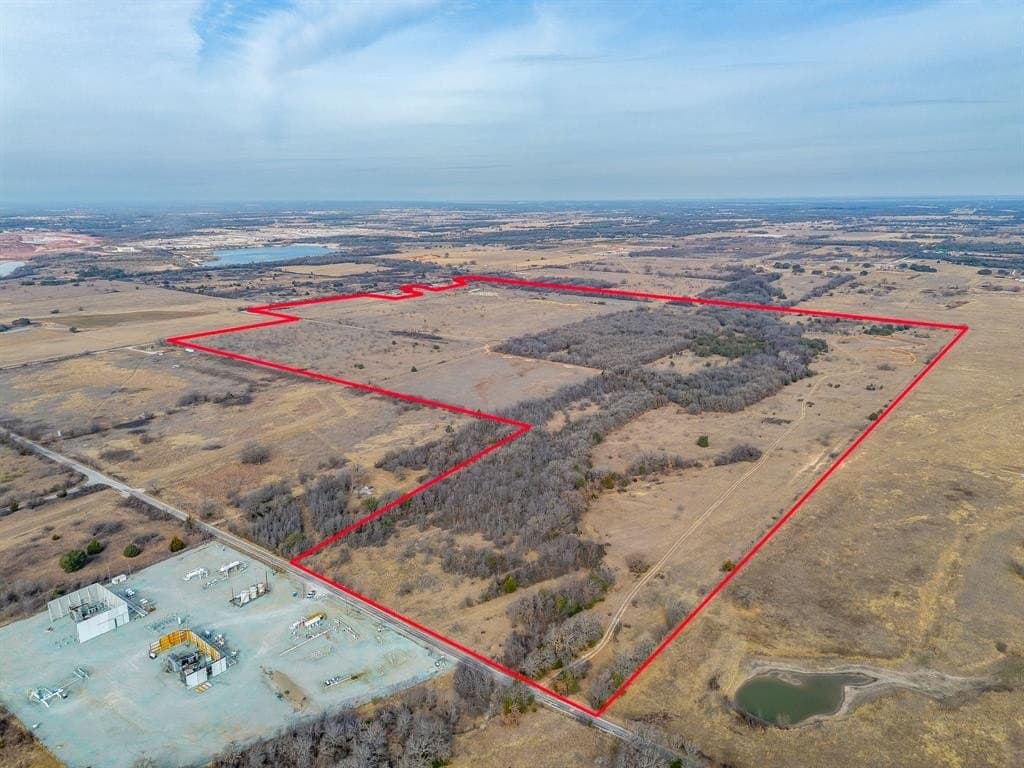 177.33 acres in Wise County - photo 2