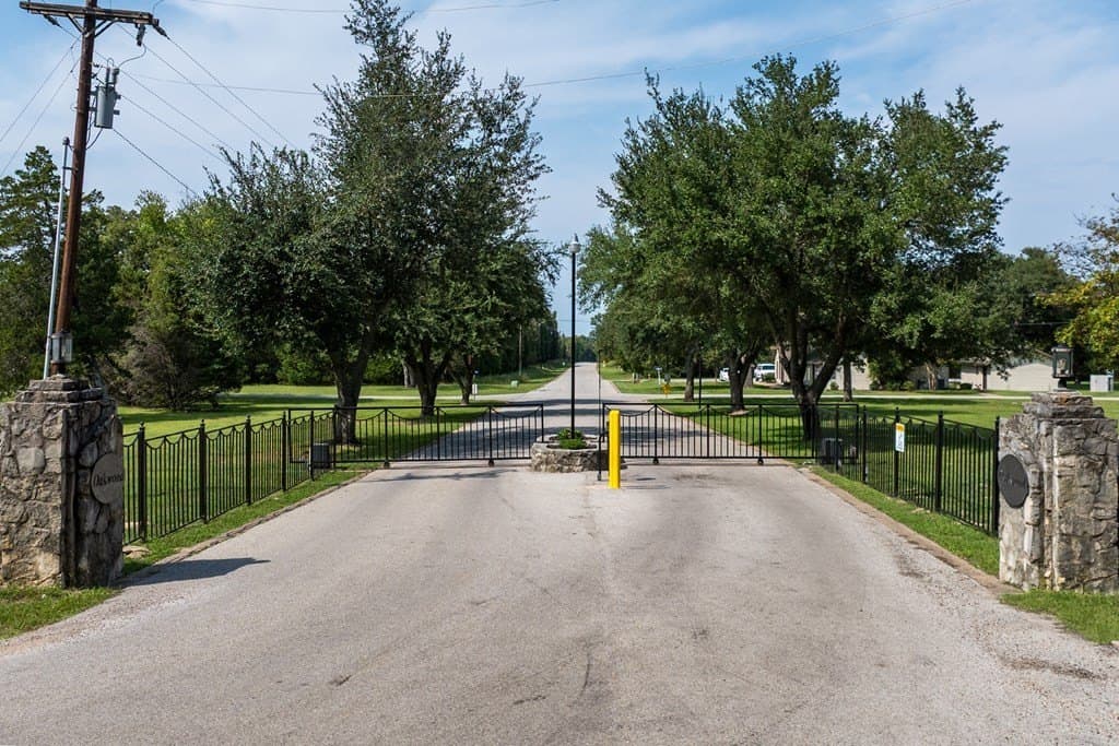 1.37 acres in Henderson County - photo 4