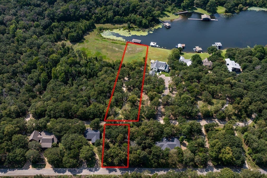 1.37 acres in Henderson County - photo 2