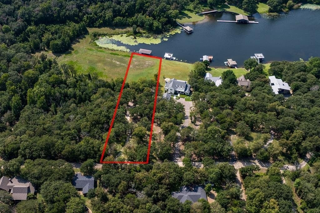 1.37 acres in Henderson County - photo 5