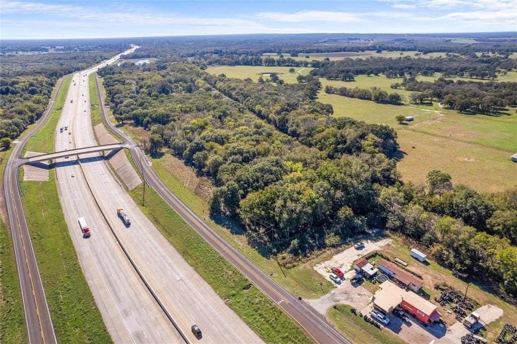 8.93 acres in Navarro County - photo 4