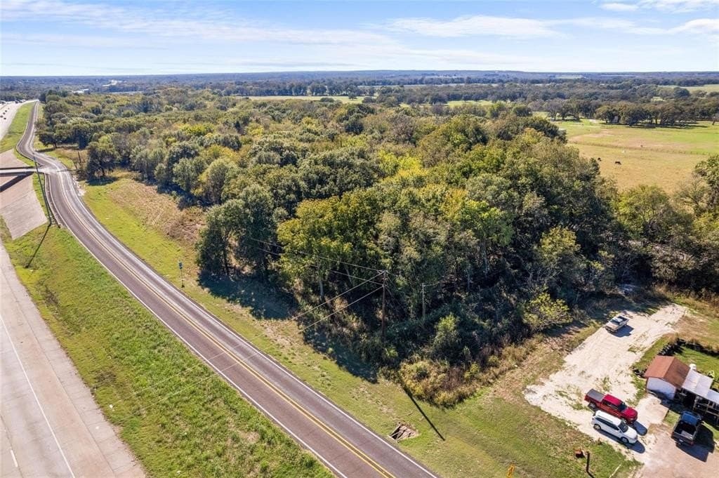 8.93 acres in Navarro County - photo 2